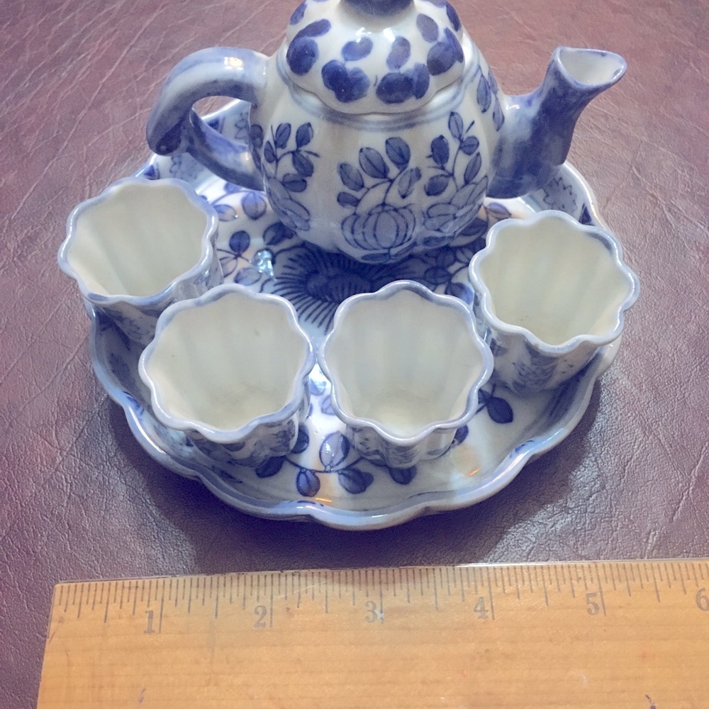 BOGO Antique mini blue n white porcelain saki set